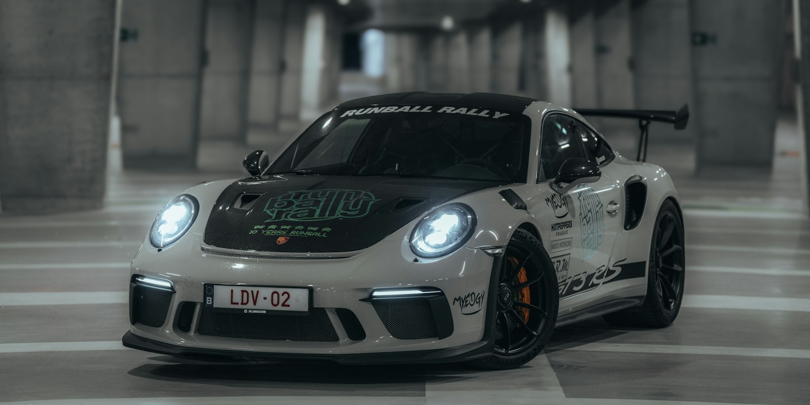 Porsche 911 GT3 — White